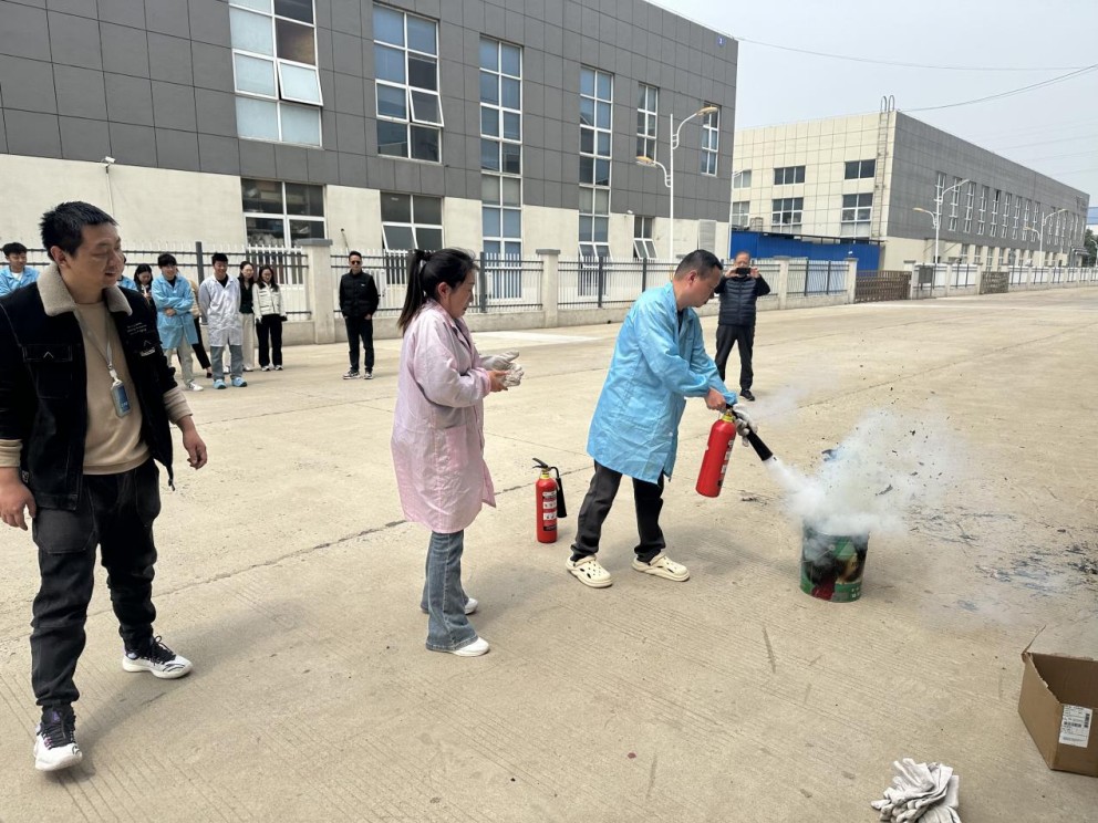 RuiXIN microelectronics successfully held a fire drill to enhance its safety and emergency response capabilities.